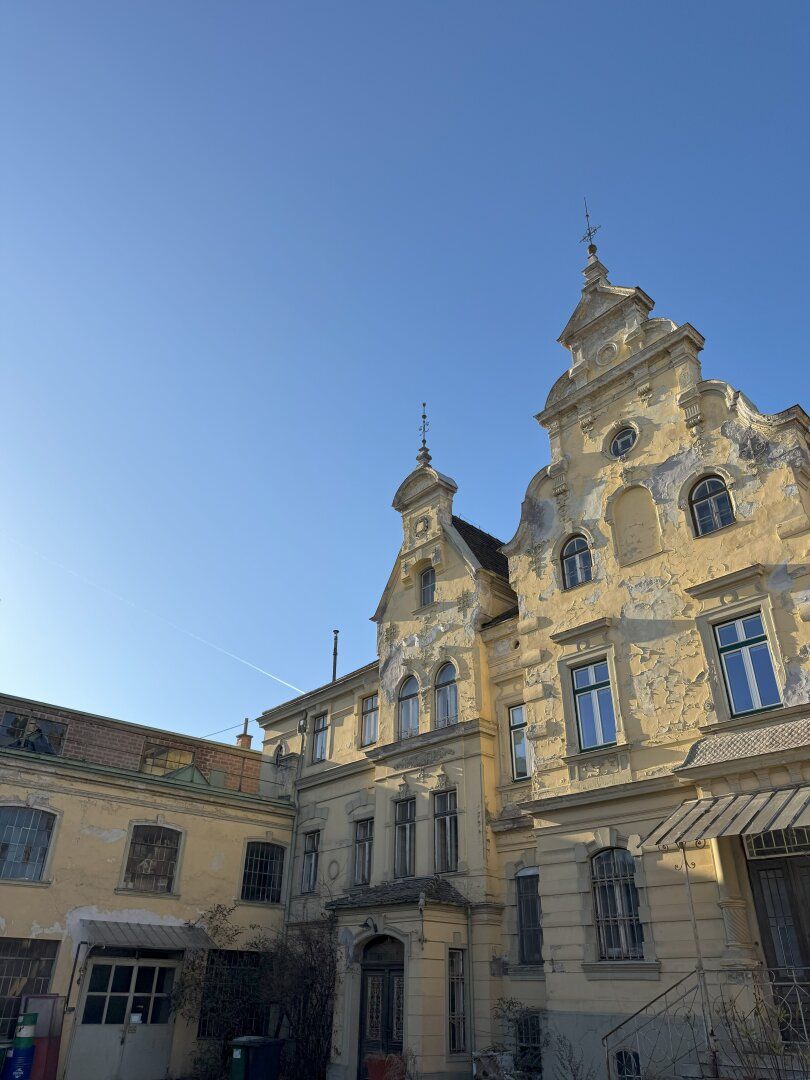 TEILBARES GRUNDSTÜCK MIT HISTORISCHER 