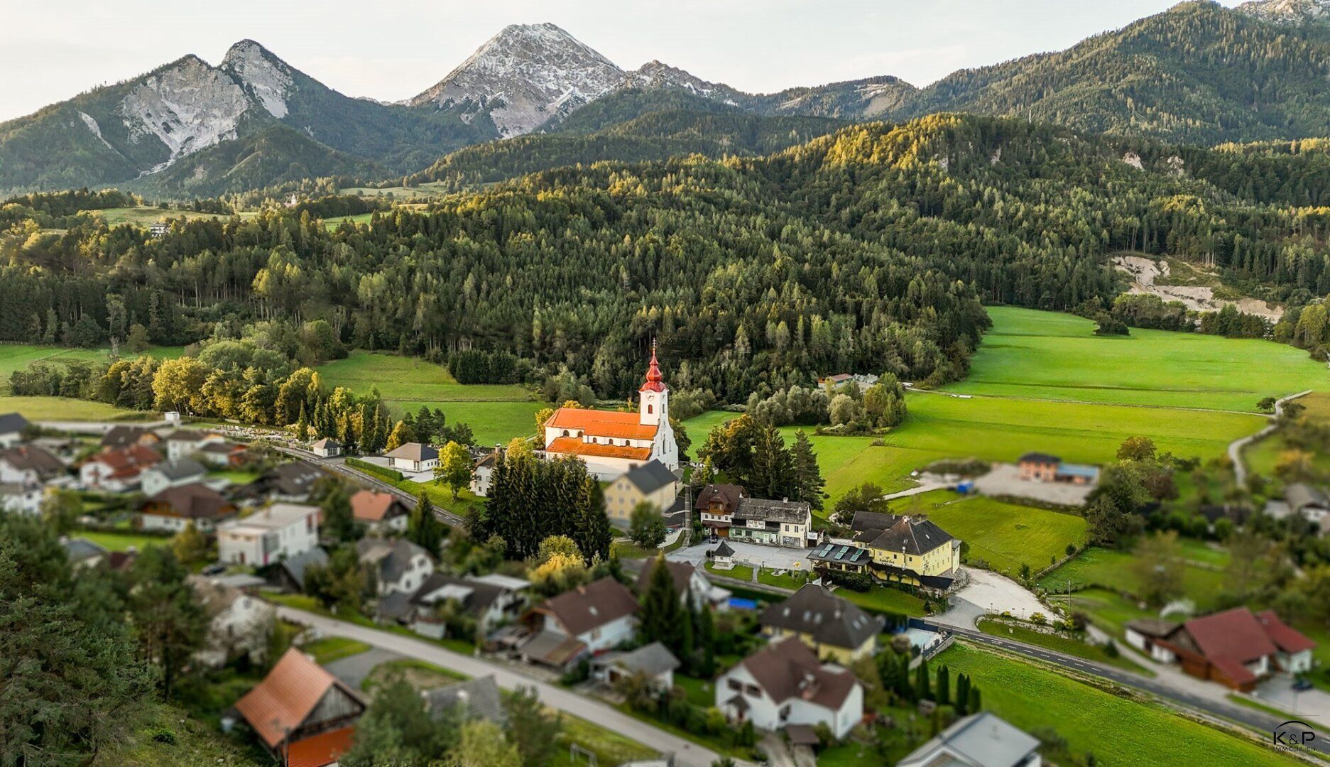 Großes Potenzial nahe dem Faaker See - drei Häuser, unzählige Möglichkeiten!
