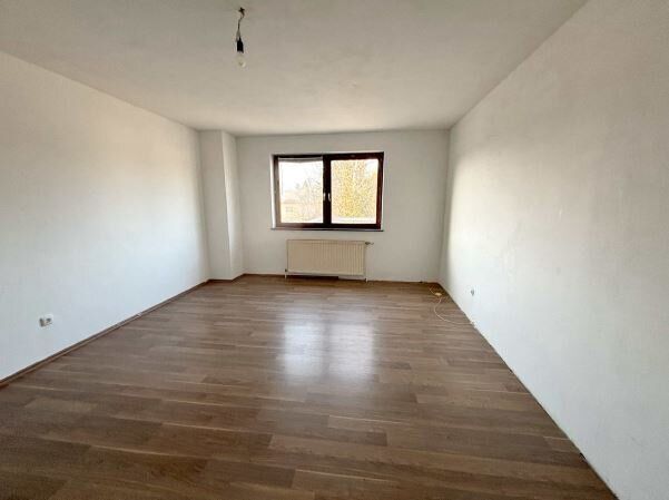 Drei Zimmer Wohnung mit Balkon und Stellplatz! - Veduta 3