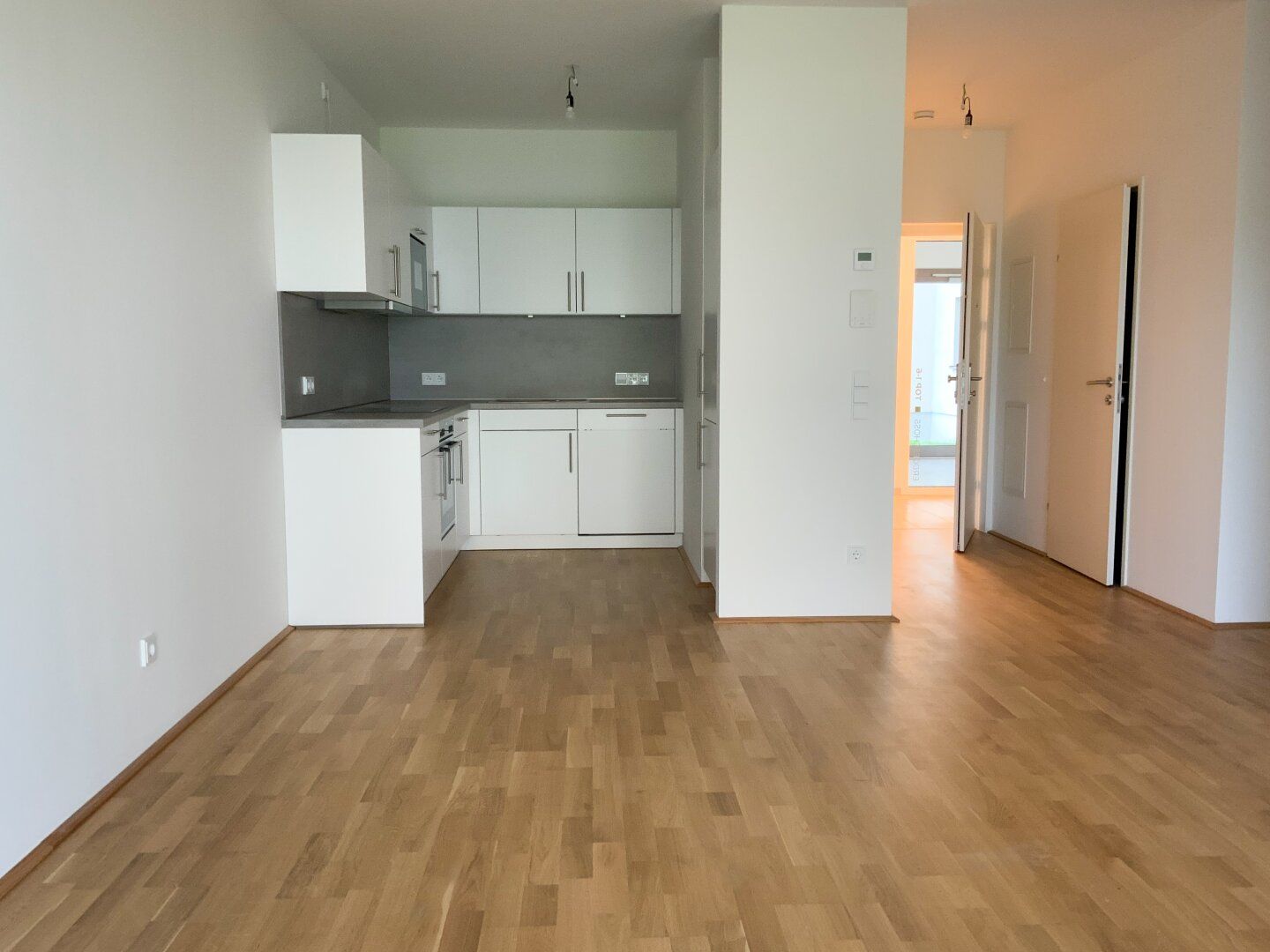 AB SOFORT BEZUGSBEREIT! Traumhafte Wohnung mit Eigengarten & neuer Einbauküche!