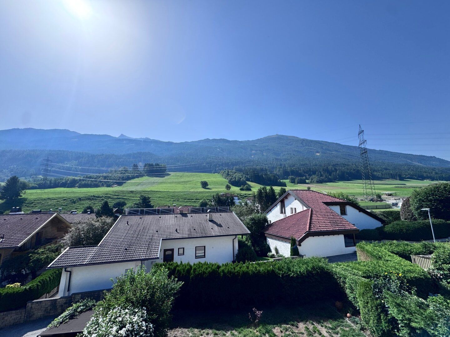 Renovierungsbedürftige 3 Zimmer Wohnung mit Weitblick in Sonnen - und Ruhelage in Sistrans