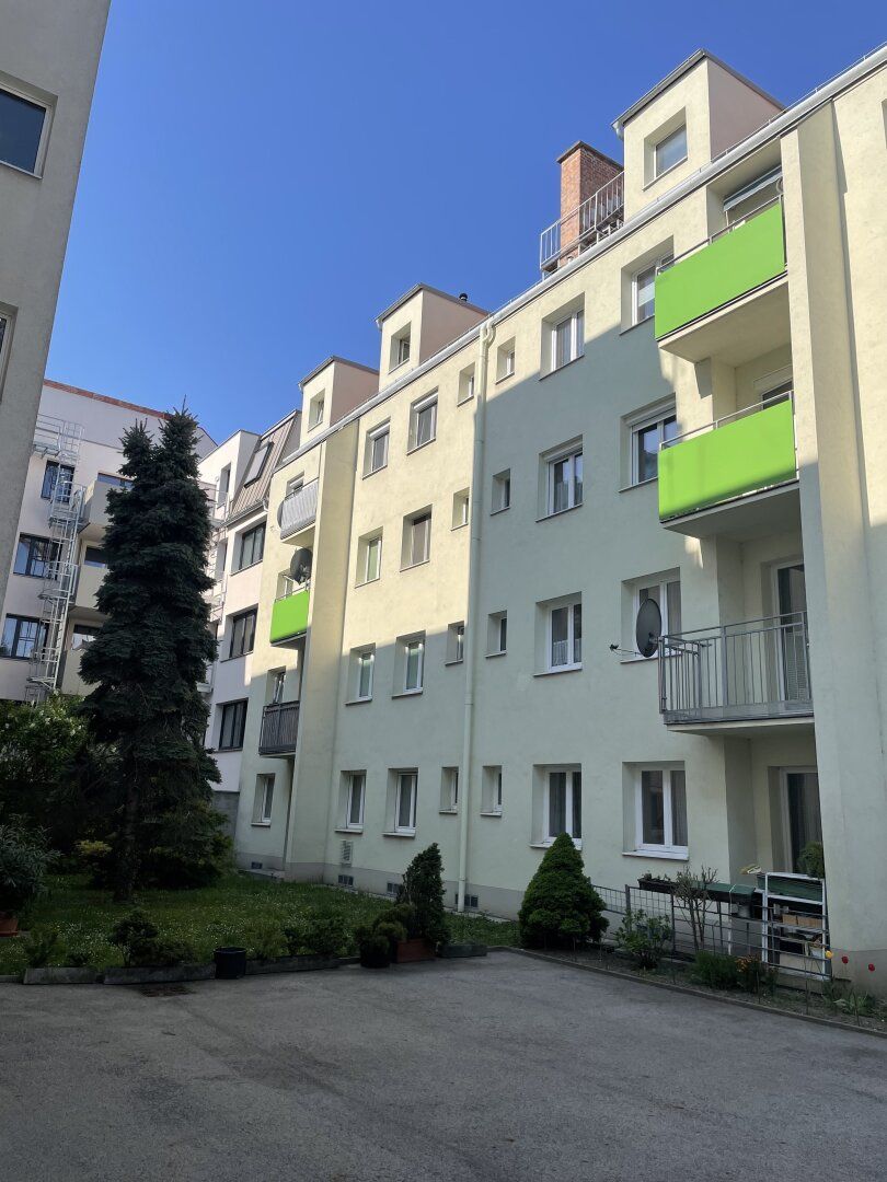 Lichtdurchflutete Wohnung mit kleinem Balkon