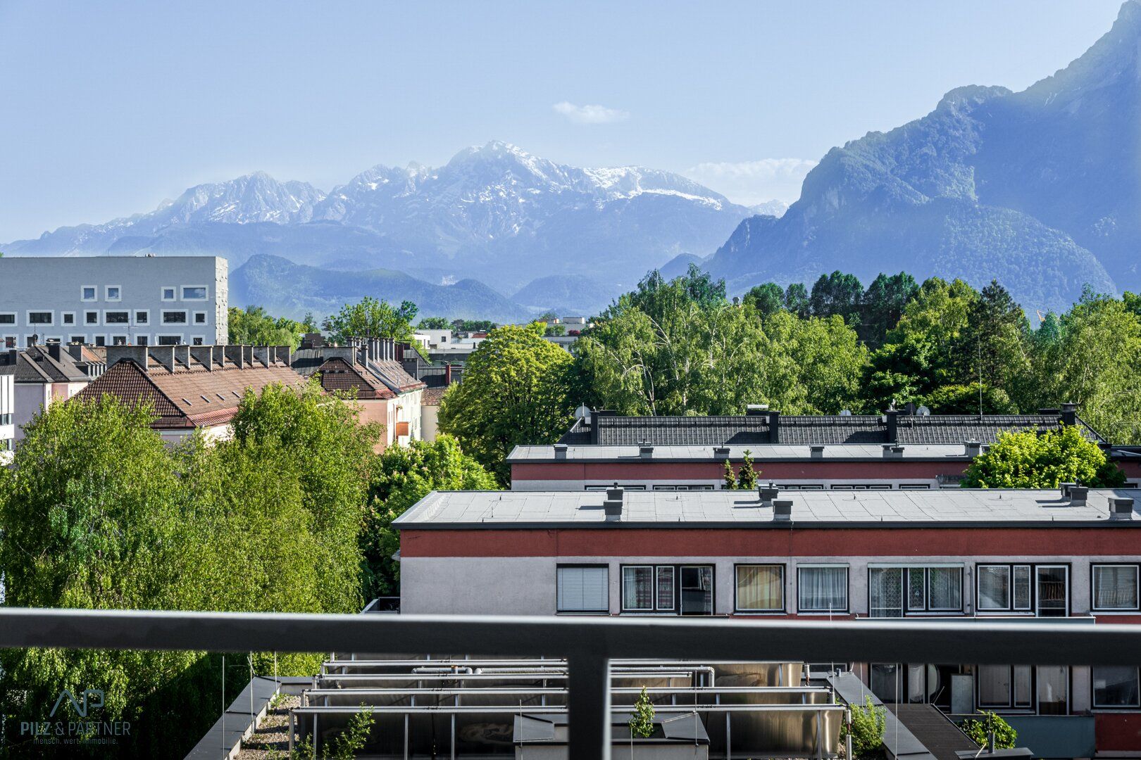 Postkartenblick inklusive - 2-Zimmer-Wohnung mit Loggia über den Dächern Salzburgs