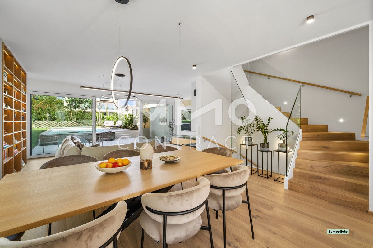 Luxuriöses Doppelhaus mit viel Platz - Eleganz und Stil inmitten der Weinberge