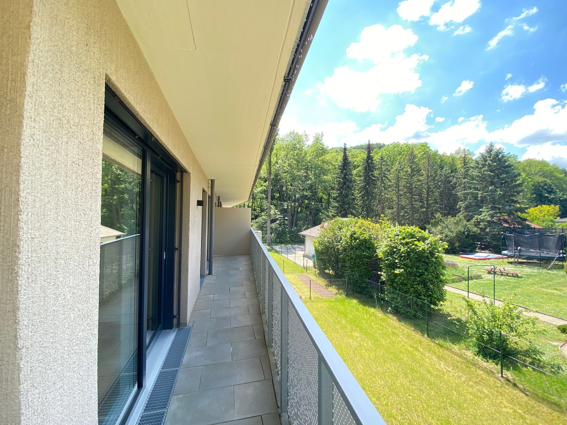Sonnige Eckwohnung mit 30 m² Terrasse beim Wienerwald - Luftwärmepumpe - Tageslichtbad - zu kaufen in 2391 Kaltenleutgeben