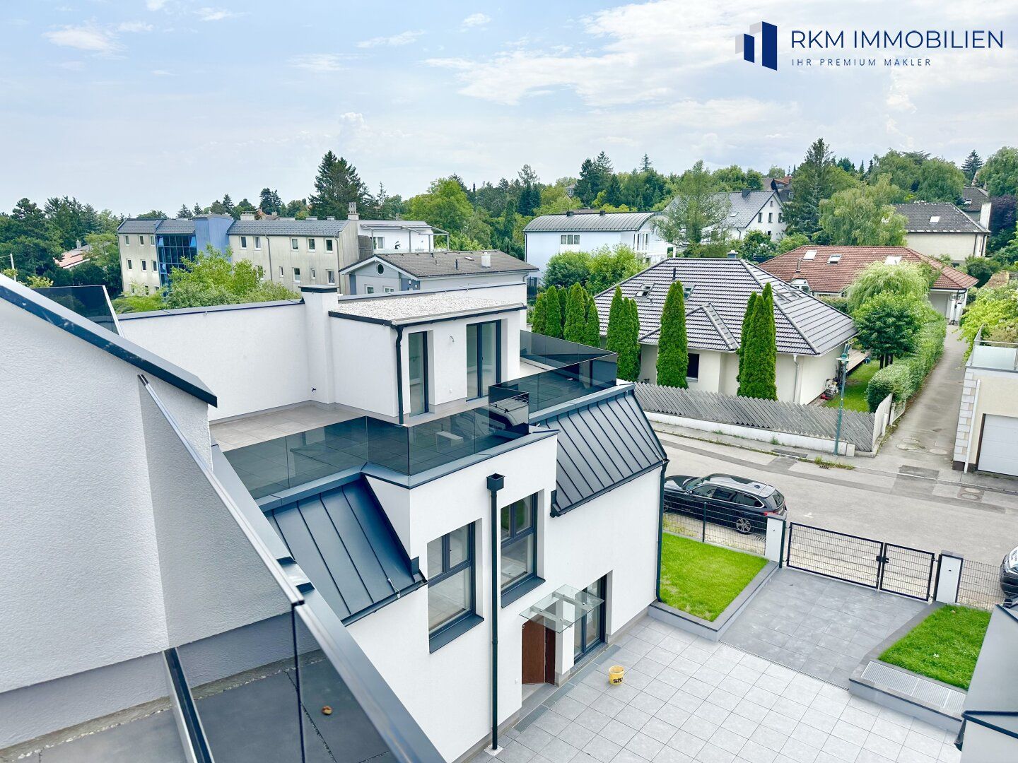 Neubau-Reihenhaus mit Garten und Dachterrasse, nahe dem Wienerwald