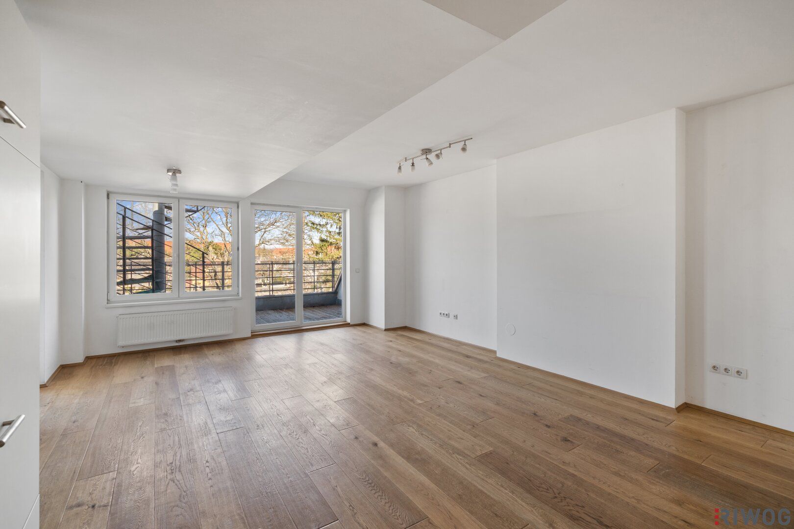 Bei Schönbrunn *** DG-Wohnung mit Dachterrasse *** inkl. fantastischem Blick über Wien *** Nähe Küniglberg