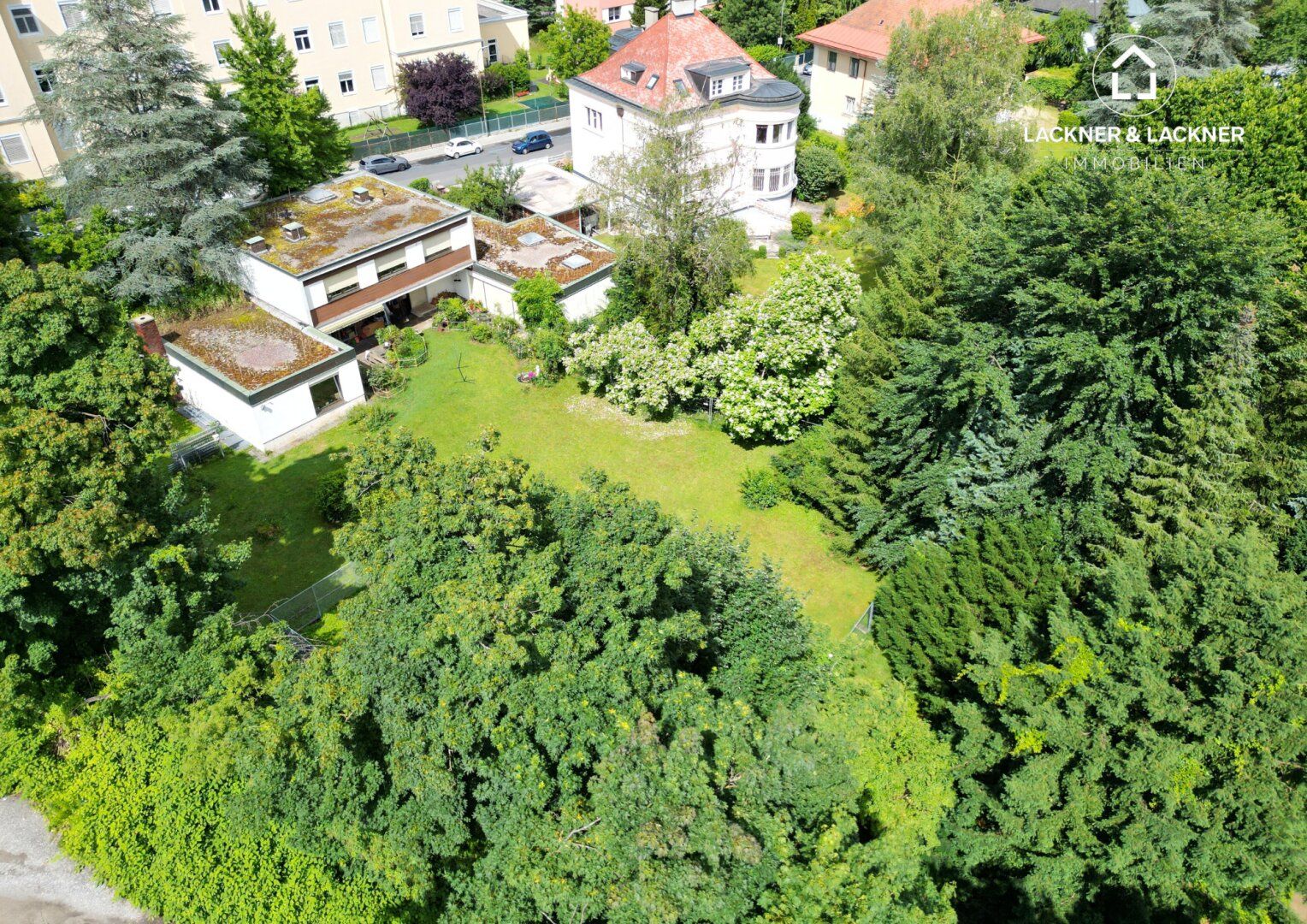 TOP Villa mit großem Grund - LKH Villengegend und Nähe der Klagenfurter Innenstadt