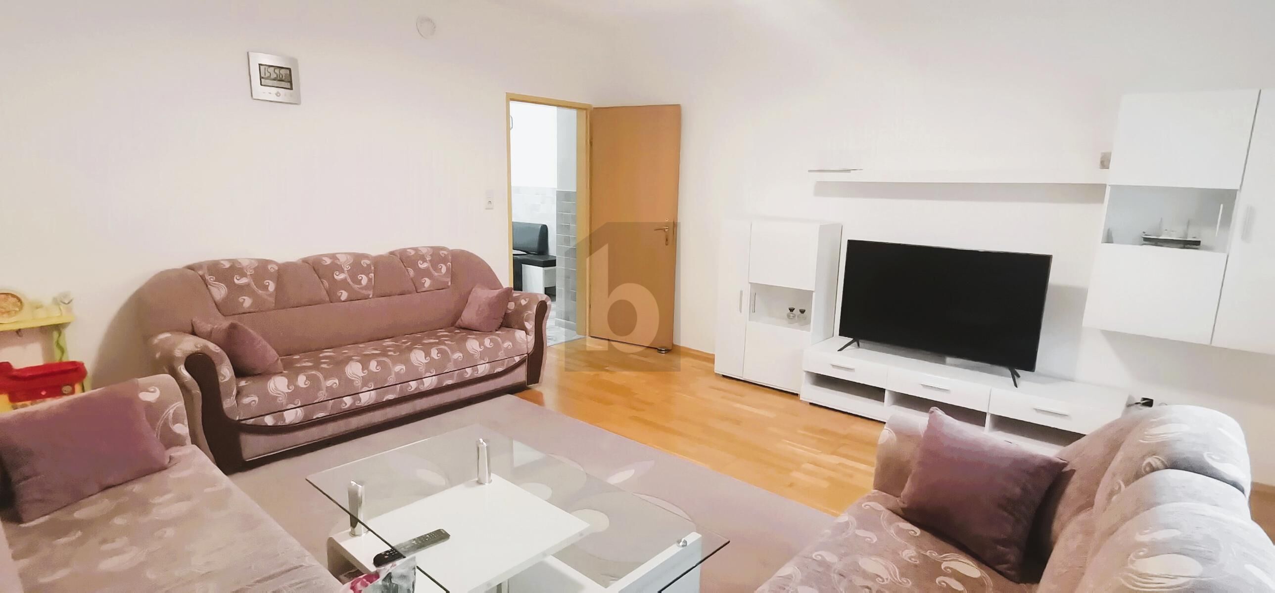 GROSSZÜGIGER FAMILIENHIT - FÜNF SCHLAFZIMMER - BALKON UND KLEINER GARTEN - Ansicht 3