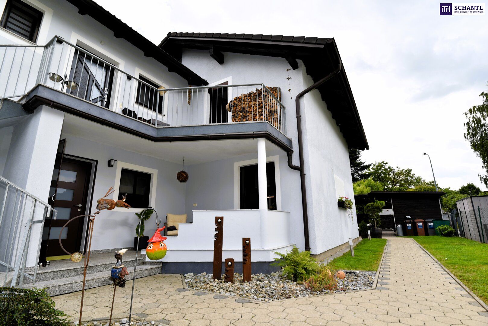 Einladendes Zweifamilienhaus in Kalsdorf bei Graz! Separate Einheiten und TOP Ausstattung, ein echtes Highlight! Finanzierung ohne Eigenkapital möglich und leistbare Rückzahlung mit flexibler Laufzeit. Jetzt Ihr Traumhaus entdecken!