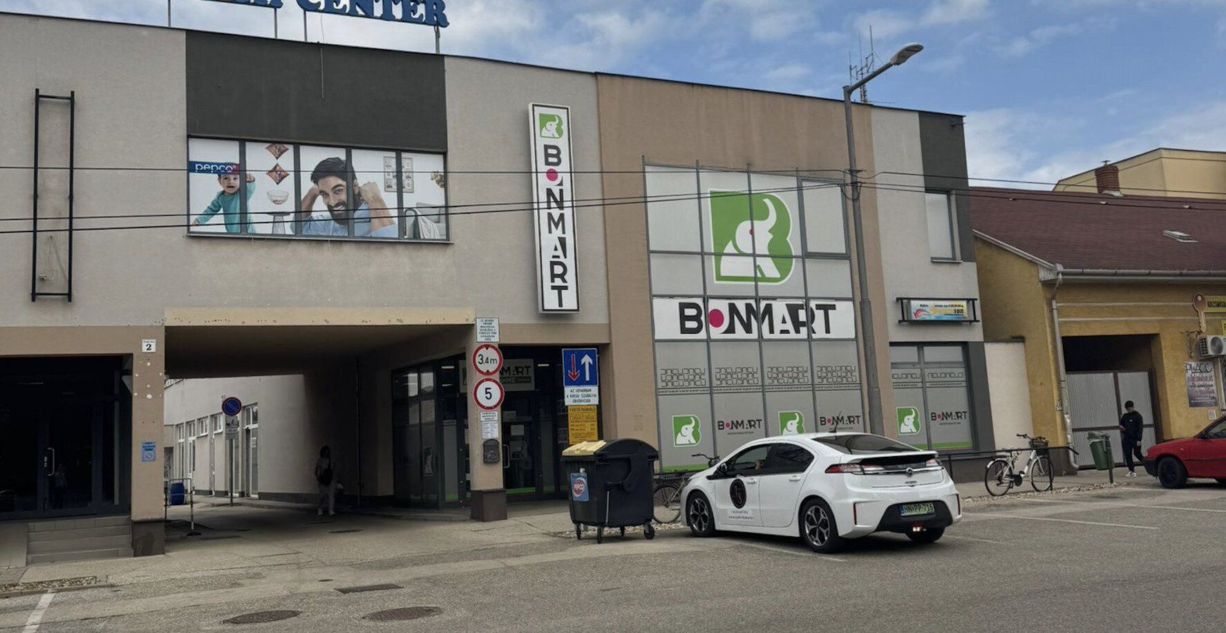 Einkaufszentrum in Westungarn - Verkauf durch österreichische GmbH - Ansicht 3