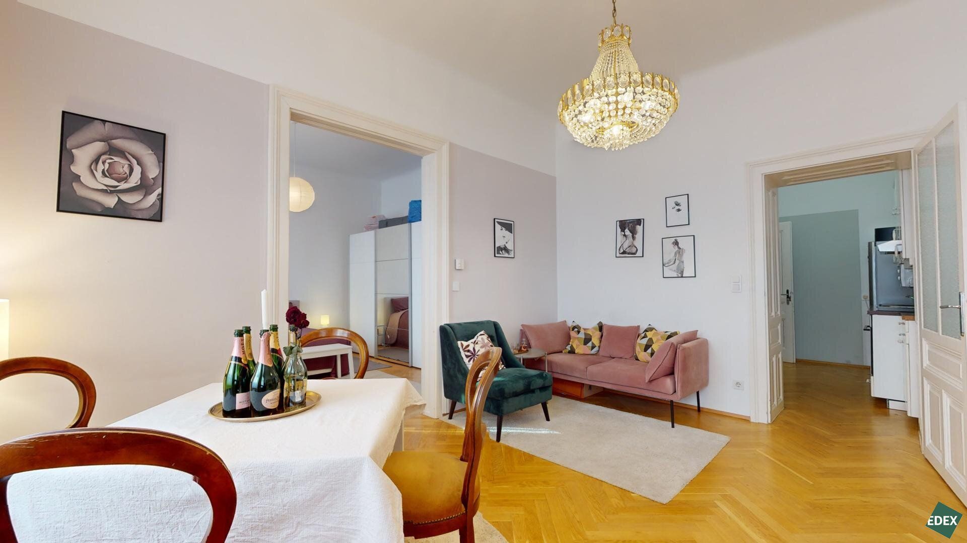 Helle 3-Zimmer-Altbau-Wohnung mit Balkon und sehr guter Anbindung an die Innenstadt