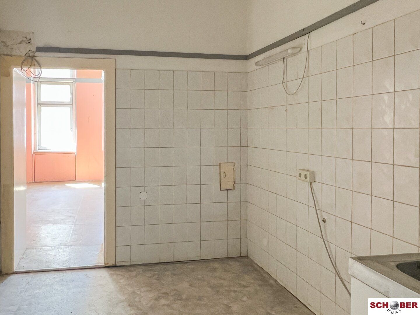 Sanierungsbedürftige Altbauwohnung