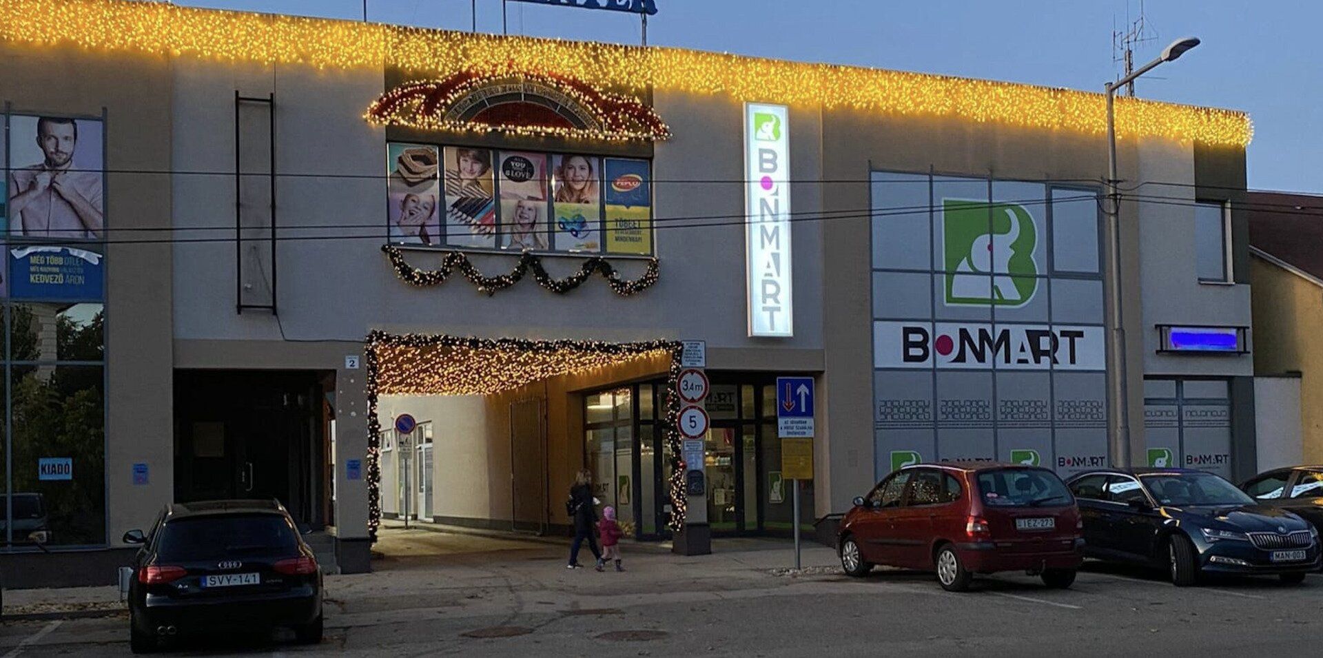 Einkaufszentrum in Westungarn - Verkauf durch österreichische GmbH - Ansicht 2