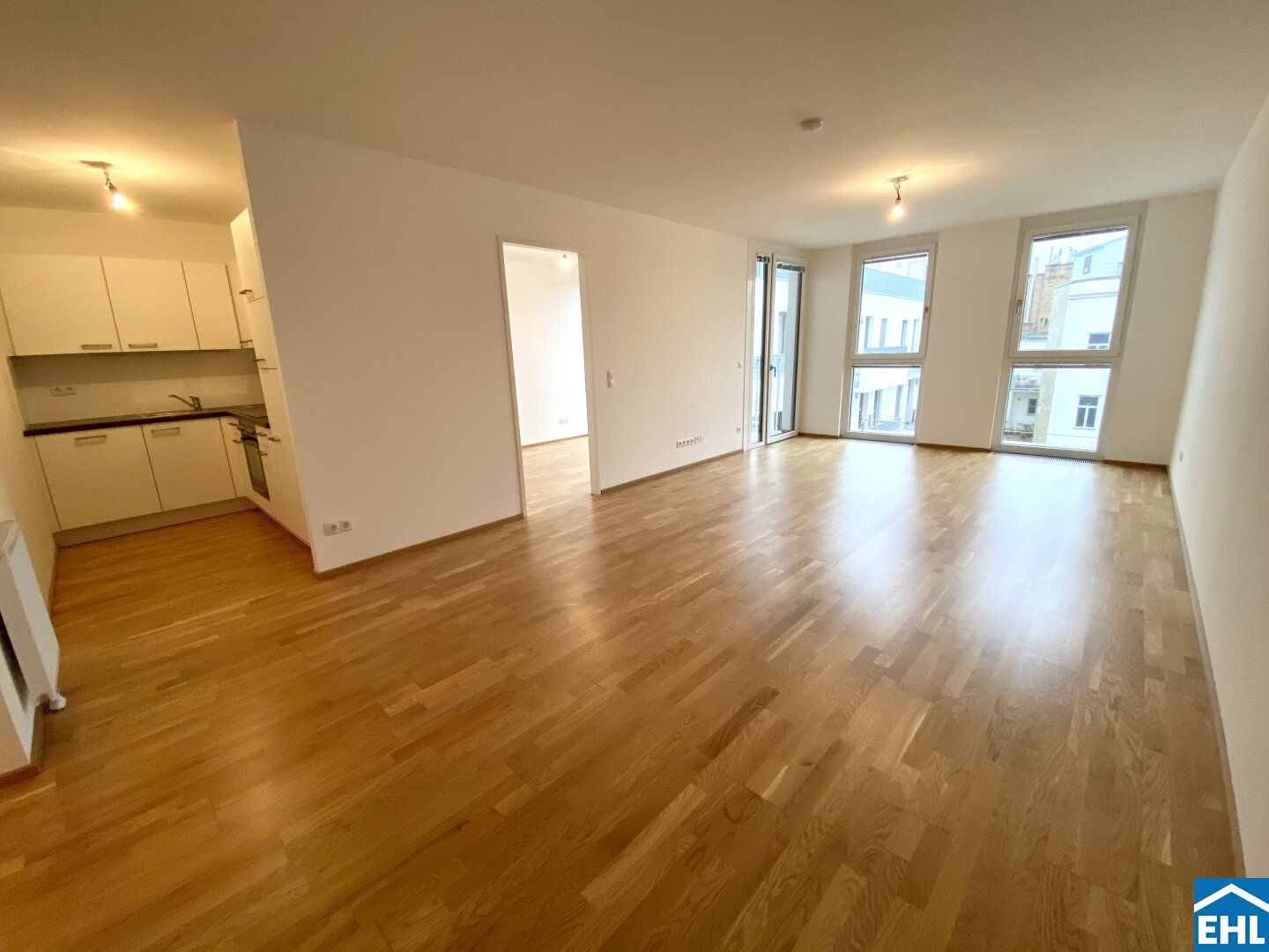 2-Zimmer-Dachgeschoßwohnung mit Balkon & hervorragender Verkehrsanbindung