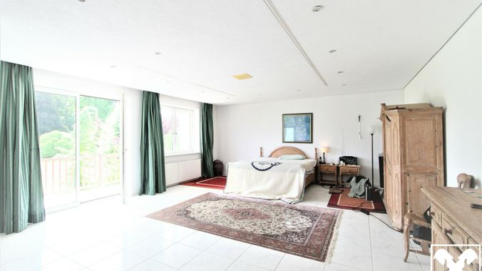 2.OG Raum 4 mit Zugang zum Balkon