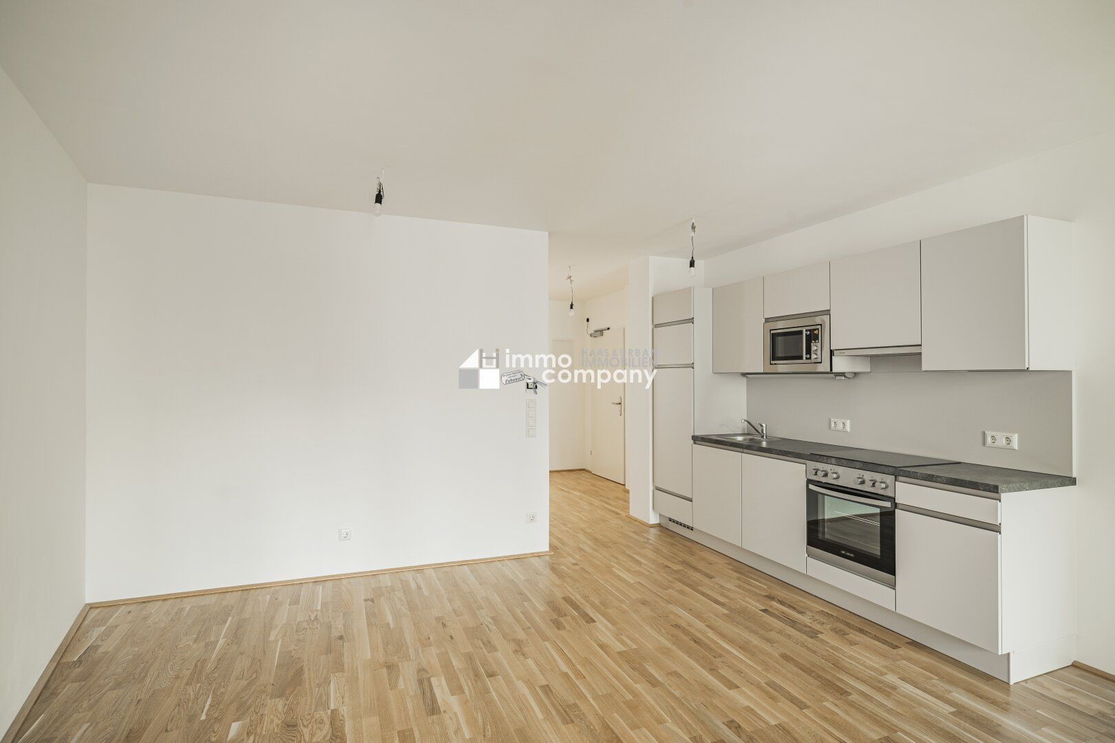 Grossartige 3-Zimmer-Wohnung mit Loggia + Tiefgaragenplatz! 14. Bezirk. U4
