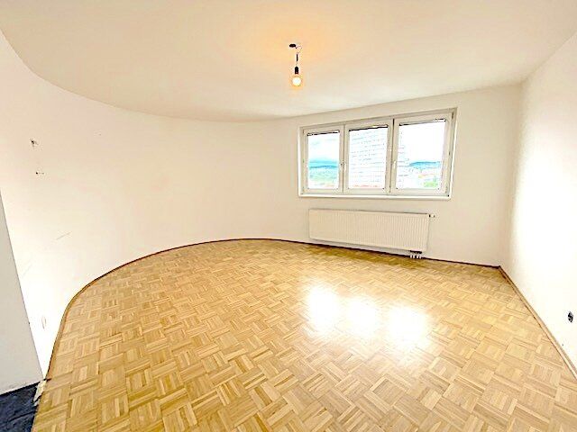 NEUER PREIS! PROVISIONSFREI VOM EIGENTÜMER! 3-ZIMMER WOHNUNG MIT LOGGIA IN DER FORSTHAUSGASSE!