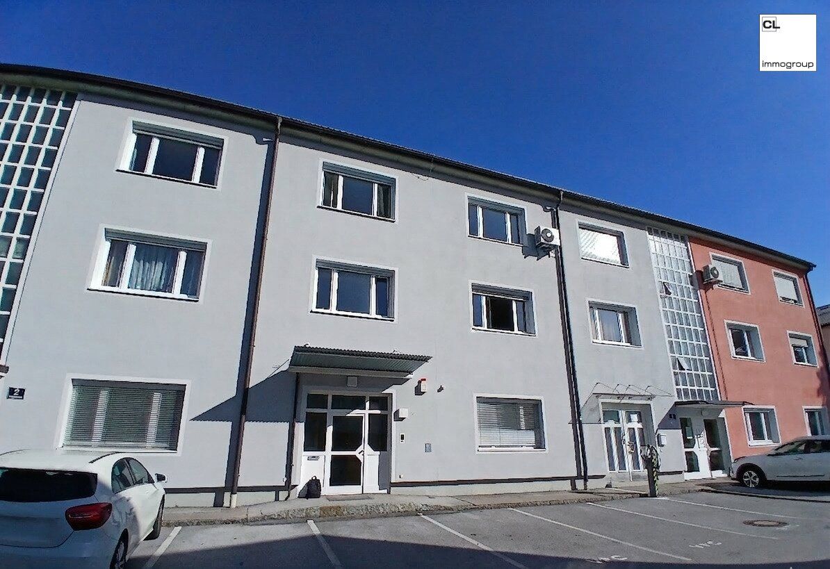 Große Top-Gewerbeimmobilie in Salzburg Maxglan; helle, hohe Räume, EG+1.OG mit 372m² Bürofläche + 12m² Lager; angenehmes Raum- und Arbeitsklima; ruhige Lage mit Park- und Grünflächen direkt vor dem Haus