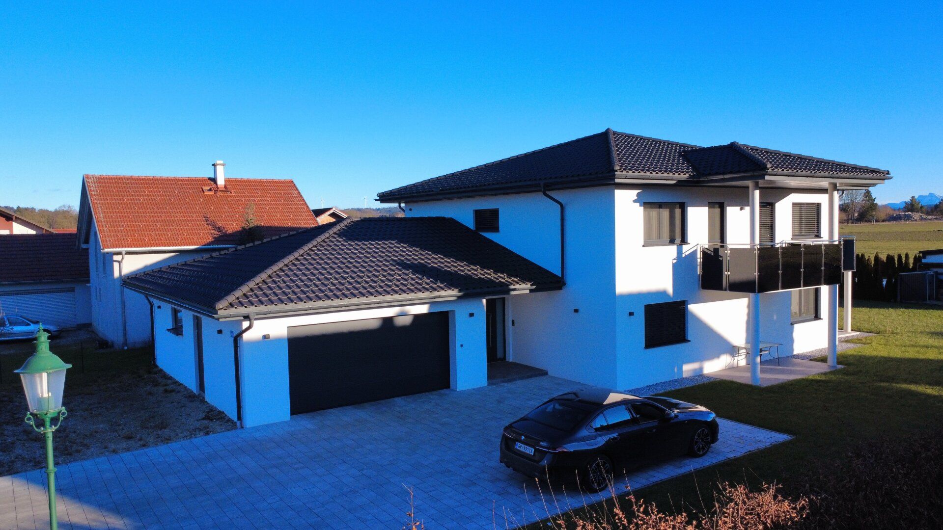 Neuwertiges Einfamilienhaus in Pfaffstätt: 5 Zimmer, Garten & Balkone zum Wohlfühlen!
