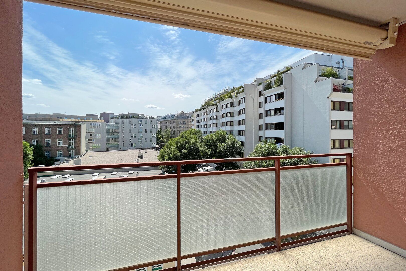 Nähe Klinik Favoriten - sehr gute öffentliche Anbindung - 2-Zimmer-Wohnung mit Loggia