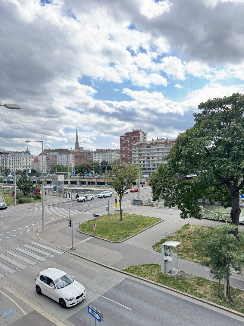 Eleganz am Schwedenplatz - Maßgeschneiderter Wohntraum mit Blick auf die Stadt