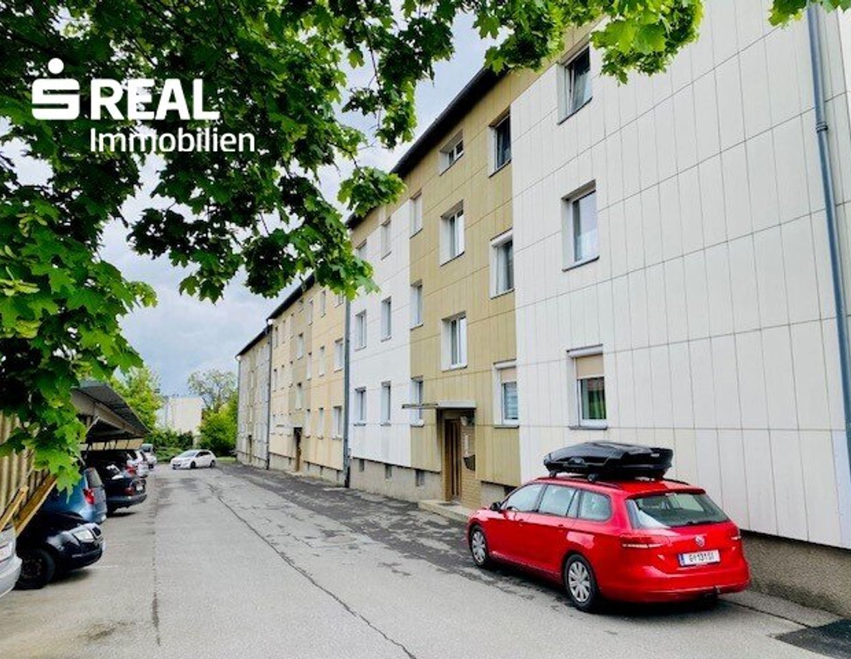 3 Zimmer Wohnung mit Loggia und Carport