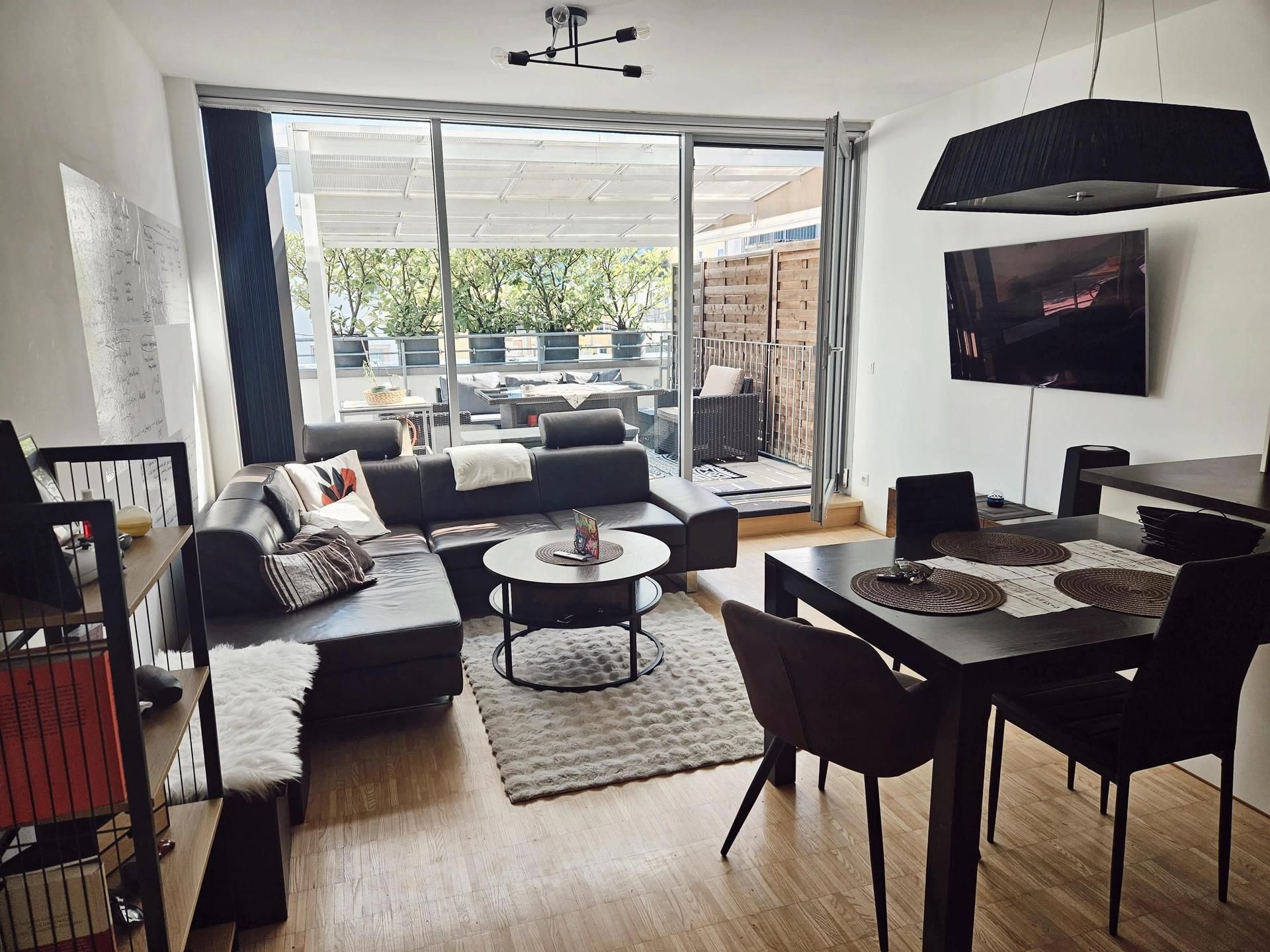 Sonnige & moderne 3 Zimmer Wohnung mit Riesenterrasse & Garagenplatz (Provisionsfrei)
