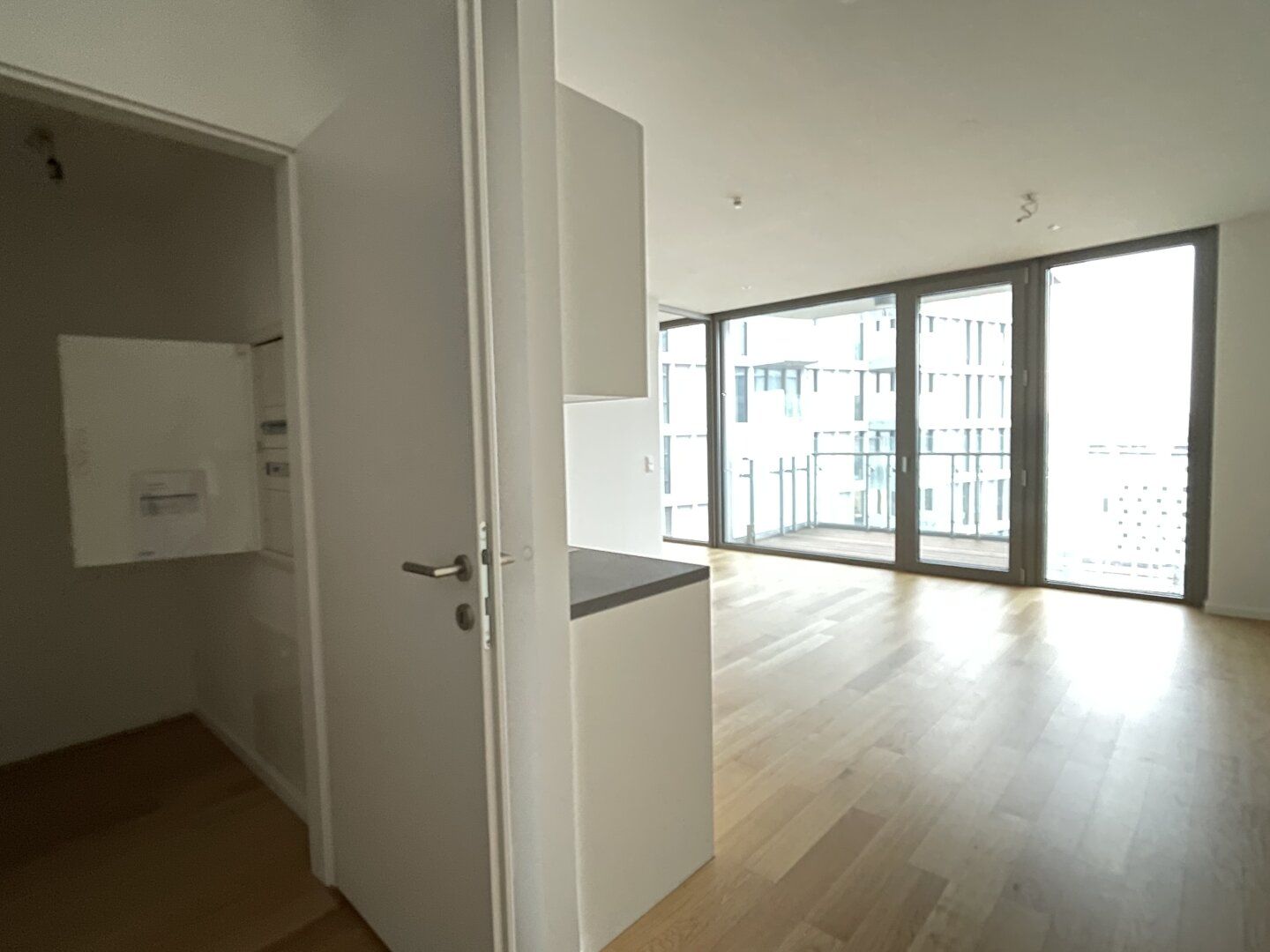 2 Zimmer mit südlichem Weitblick direkt beim Belvedere im Haus mit viel Wohnkomfort!