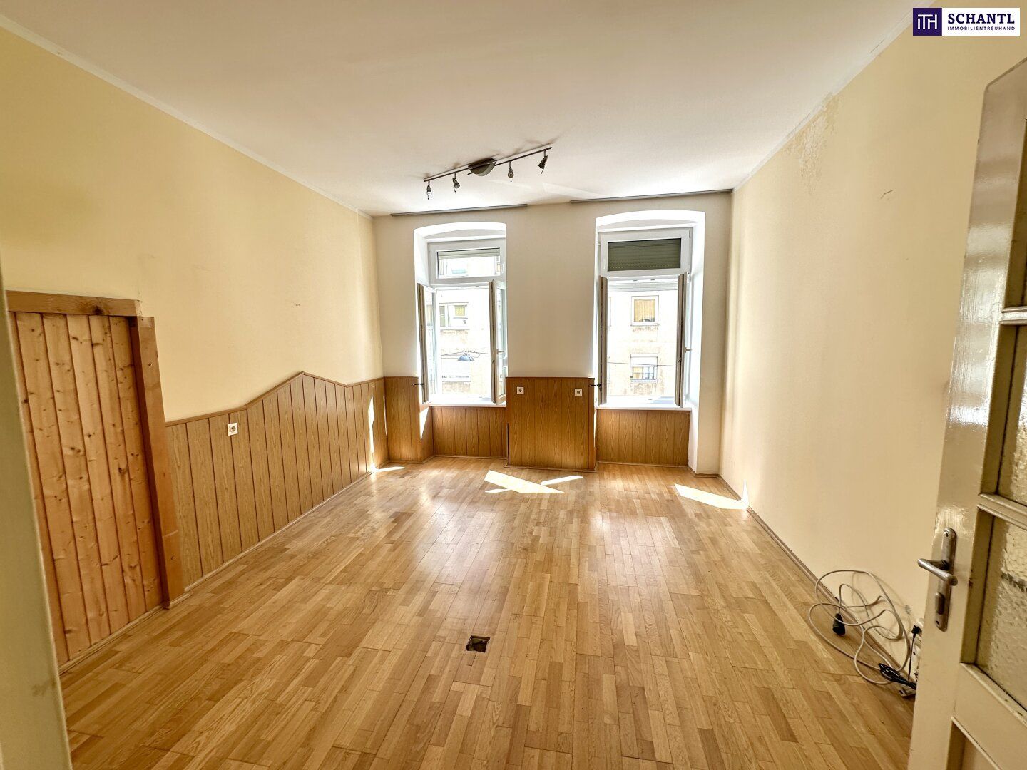 Sanierungsbedürftige Ein-Zimmer-Wohnung im 1.OG! Sanieren Sie diese Wohnung ganz nach Ihren Bedürfnissen.