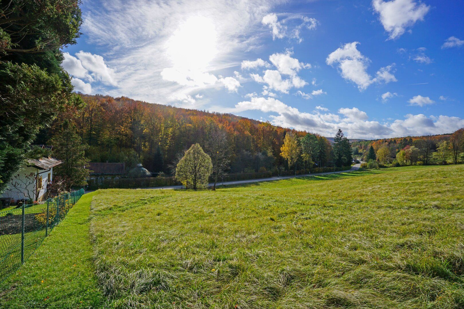 Großzügiges, naturnahes Grundstück in sonniger Ruhelage und mit herrlicher Aussicht - Ansicht 3