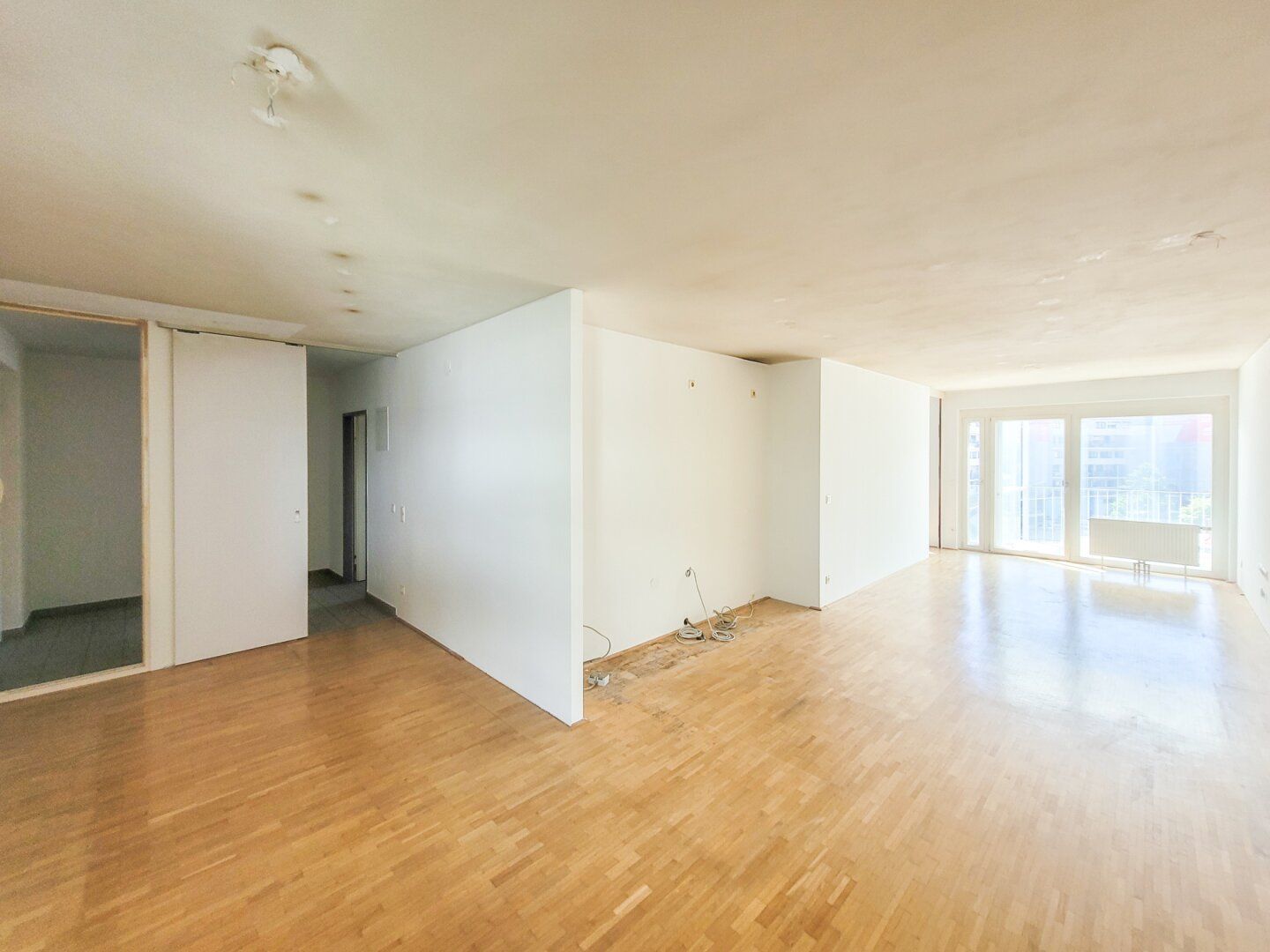 PROVISIONSFREI VOM EIGENTÜMER! INTERESSANTE 3-ZIMMER WOHNUNG MIT LOGGIA UND GENIALER GEMEINSCHAFTSTERRASSE!