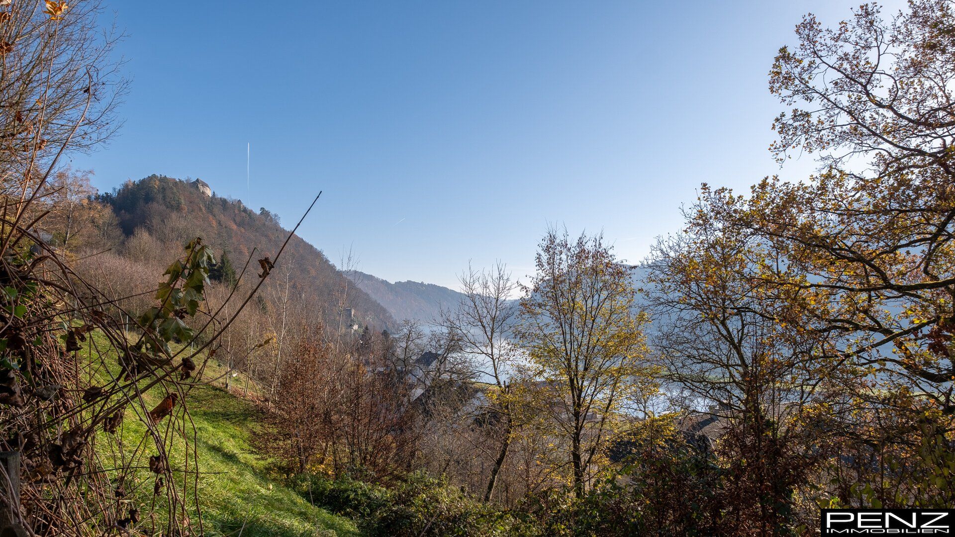 UNTERMÜHL: Schöne Gartenwohnung in idyllischer Lage mit zauberhaftem Donaublick