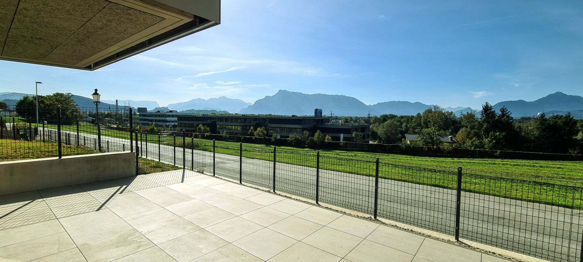 Panoramalage Bergheim - neuwertige 3 Zimmer-Wohnung mit sehr großer Terrasse!