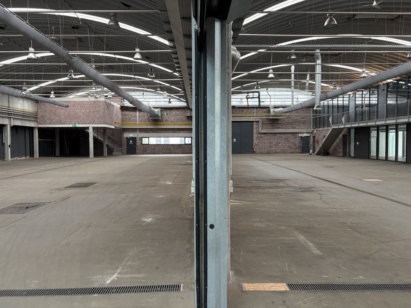 Große Lager-/Produktionshalle mit flexibler Einteilungsmöglichkeit in Mattighofen - Ansicht 2