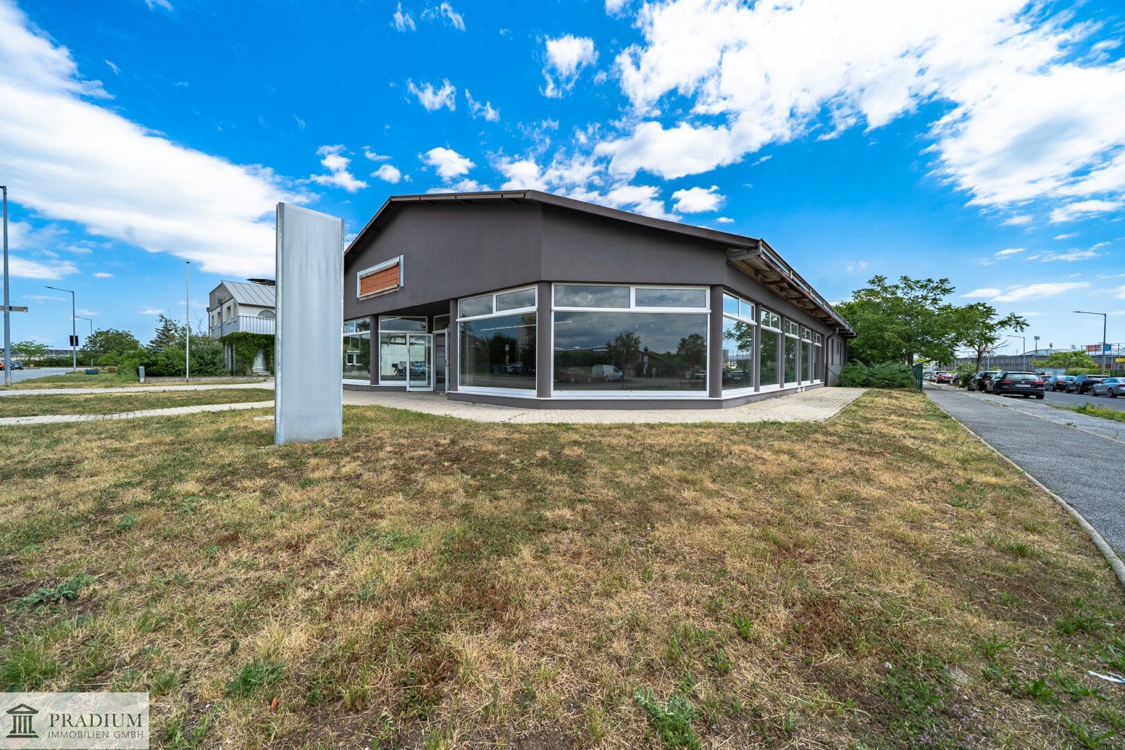Alles unter einem Dach - repräsentativer Showroom, Lager, Werkstatt & Büro im Industriegebiet Wiener Neustadt - Ansicht 3
