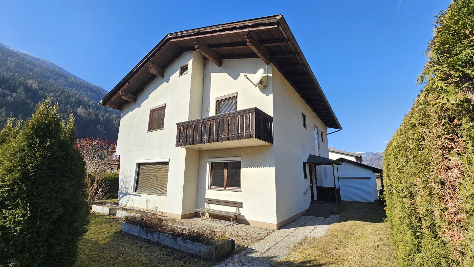 Haus in Feld am See - 8 Zimmer, 185 m² Wohnfläche mit Garten, Balkon & Garage.