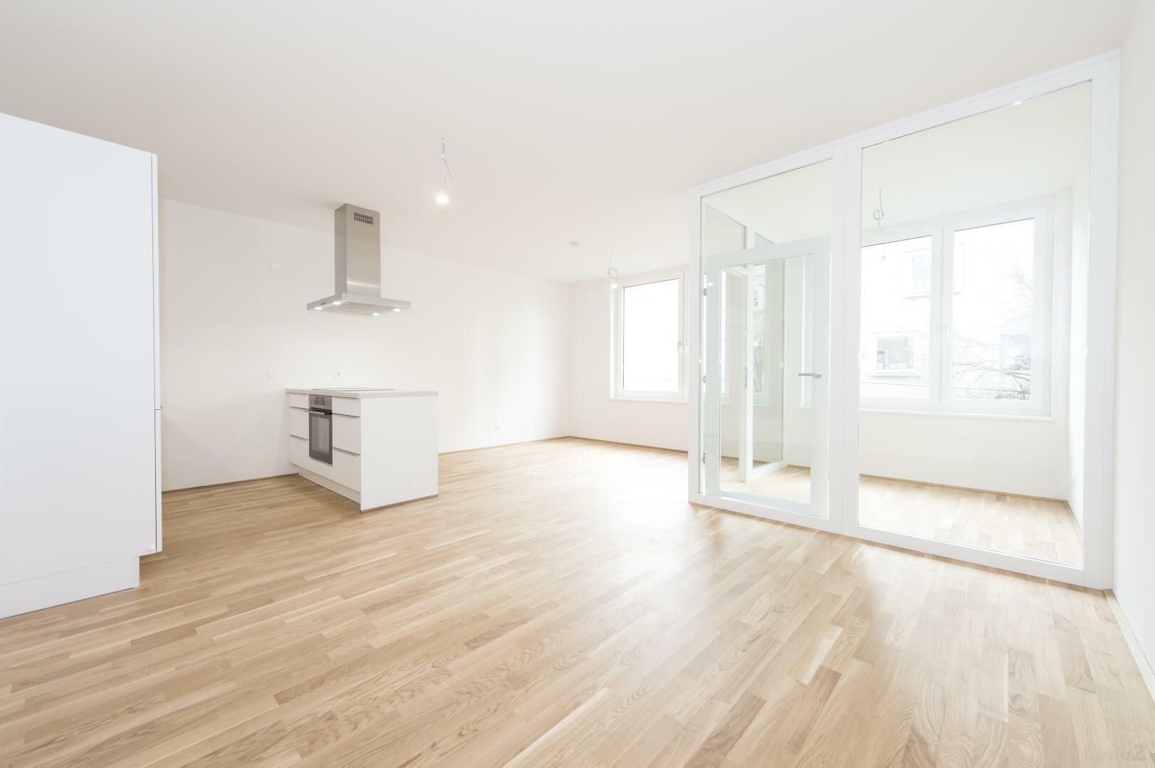 Lichtdurchfluteter Wohntraum mit Stil - Eleganz trifft Komfort