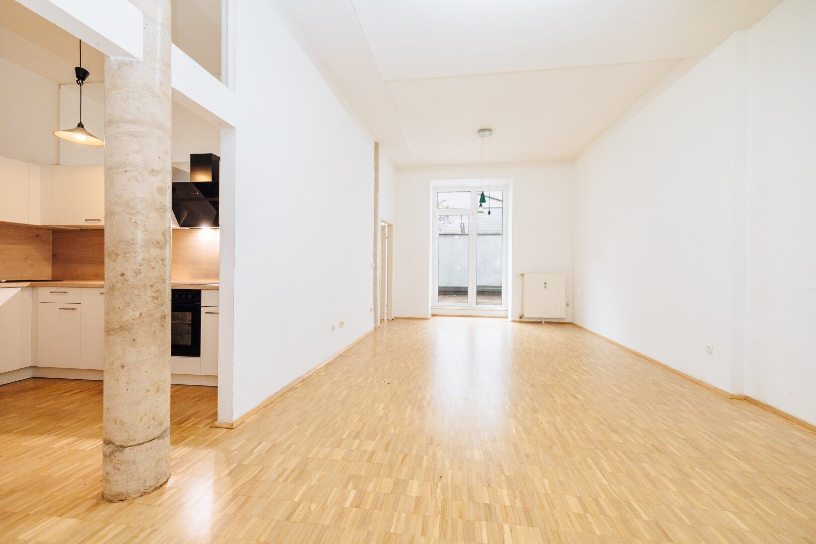 1 MONAT MIETFREI | *XXL TERRASSE* I NEUE KÜCHE I HAUPTPLATZ I SEHR HELL I TOP LAGE I BADEWANNE I WG GEEIGNET I HAUSTIERE HERZLICH WILLKOMMEN I AB SOFORT I PROJEKT WOHNEN I