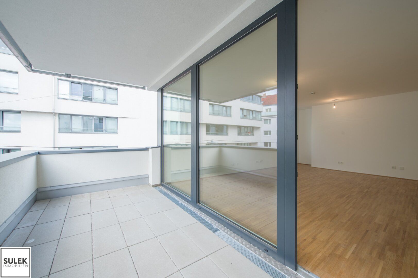 Abendsonne auf der Loggia genießen! Hochwertige 2 Zi.-Neubauwohnung ab 1.9.25 verfügbar!!