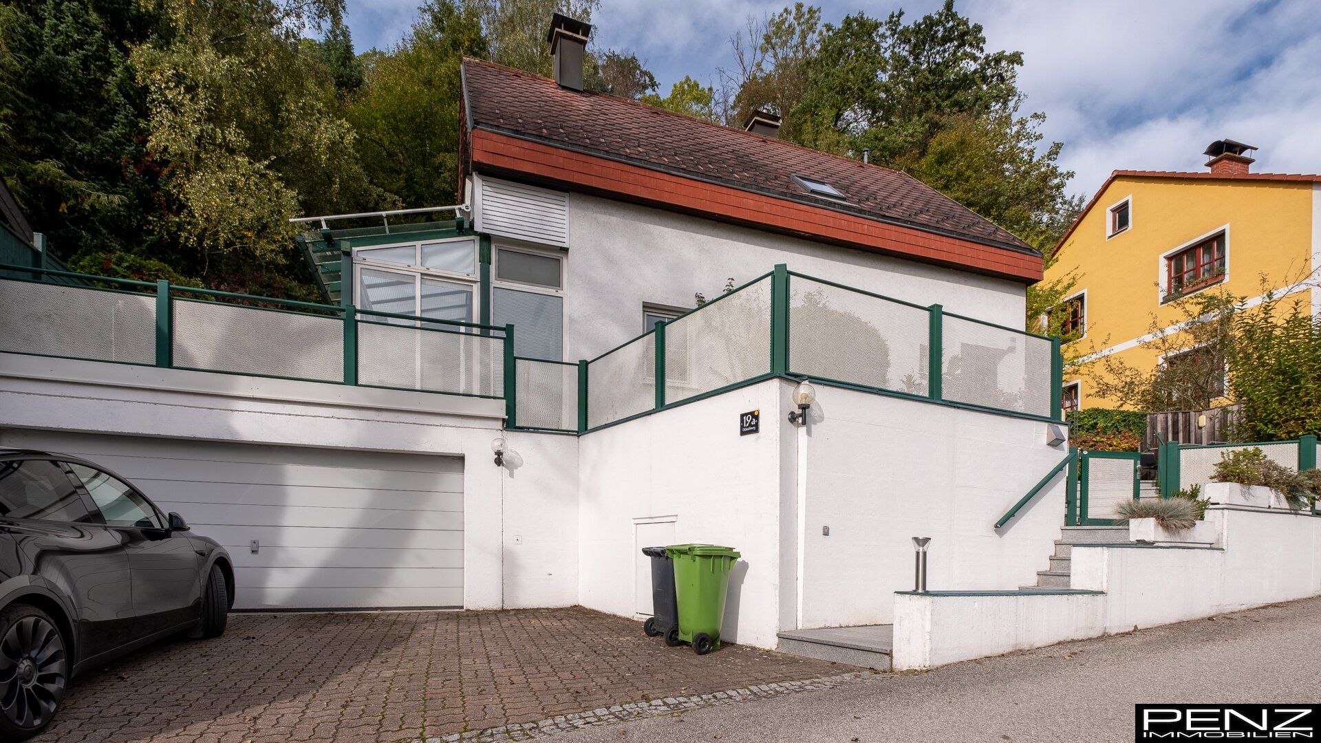 LINZ URFAHR: Attraktives Haus mit Terrasse & Garage