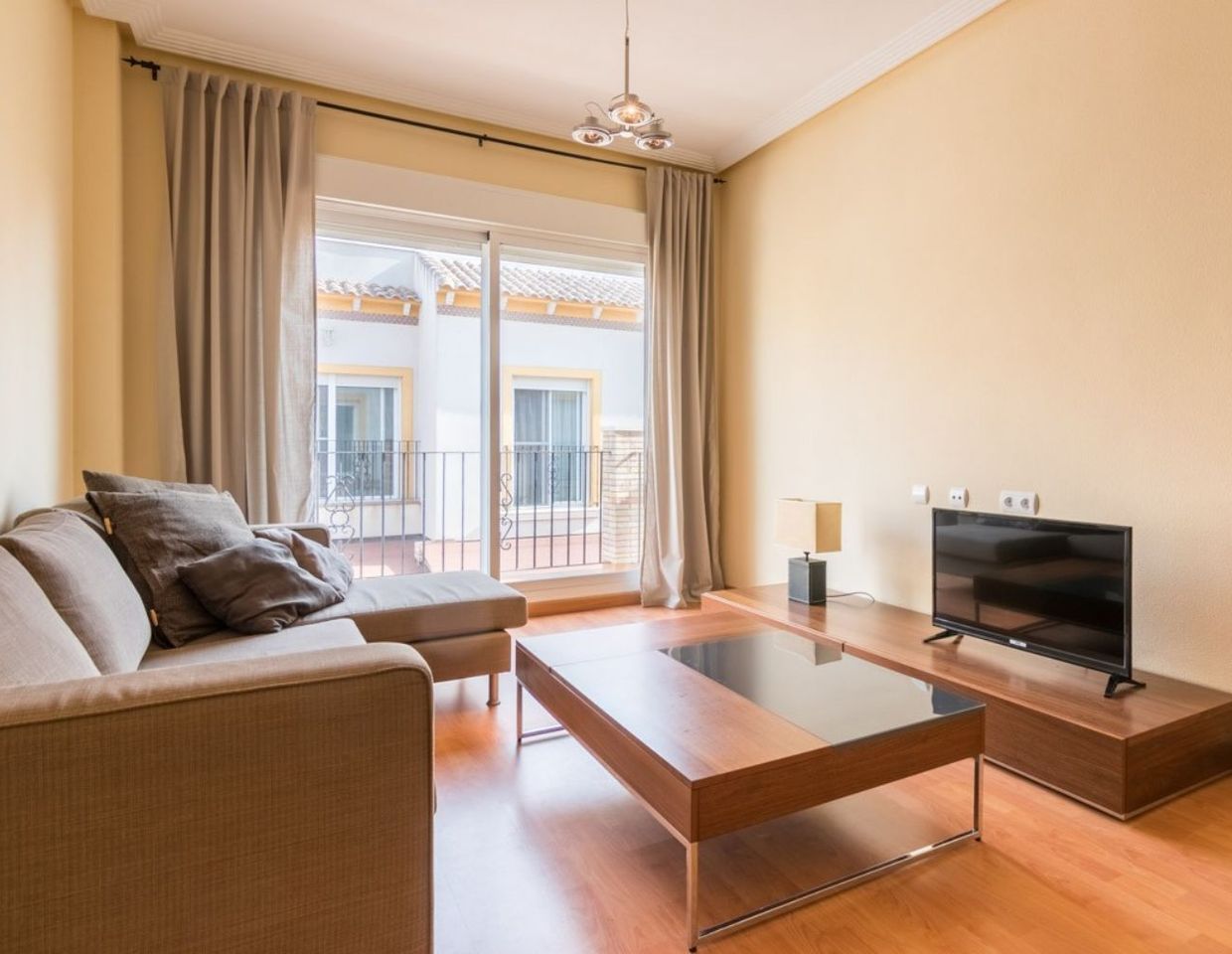 SONNIGE - 2 - Schlafzimmer Maisonette in Catral, Costa Blanca Süd €87,000