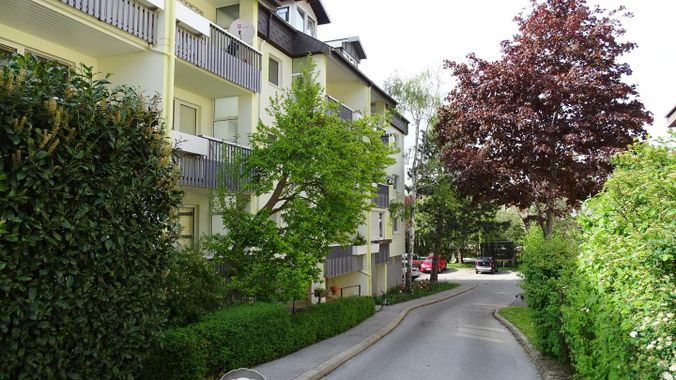 14.Aussenansicht_Einfahrt_Garage