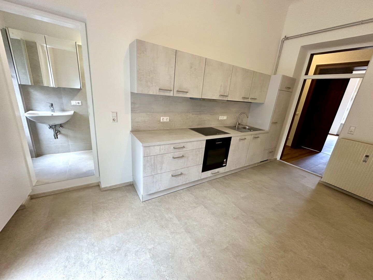 Wunderschöene erstbezug nach Sanierung - stilechte 3-Zimmer-Altbauwohnung mit Balkon und extra Essküche in zentraler Grazer Stadtlage - PROVISIONSFREI