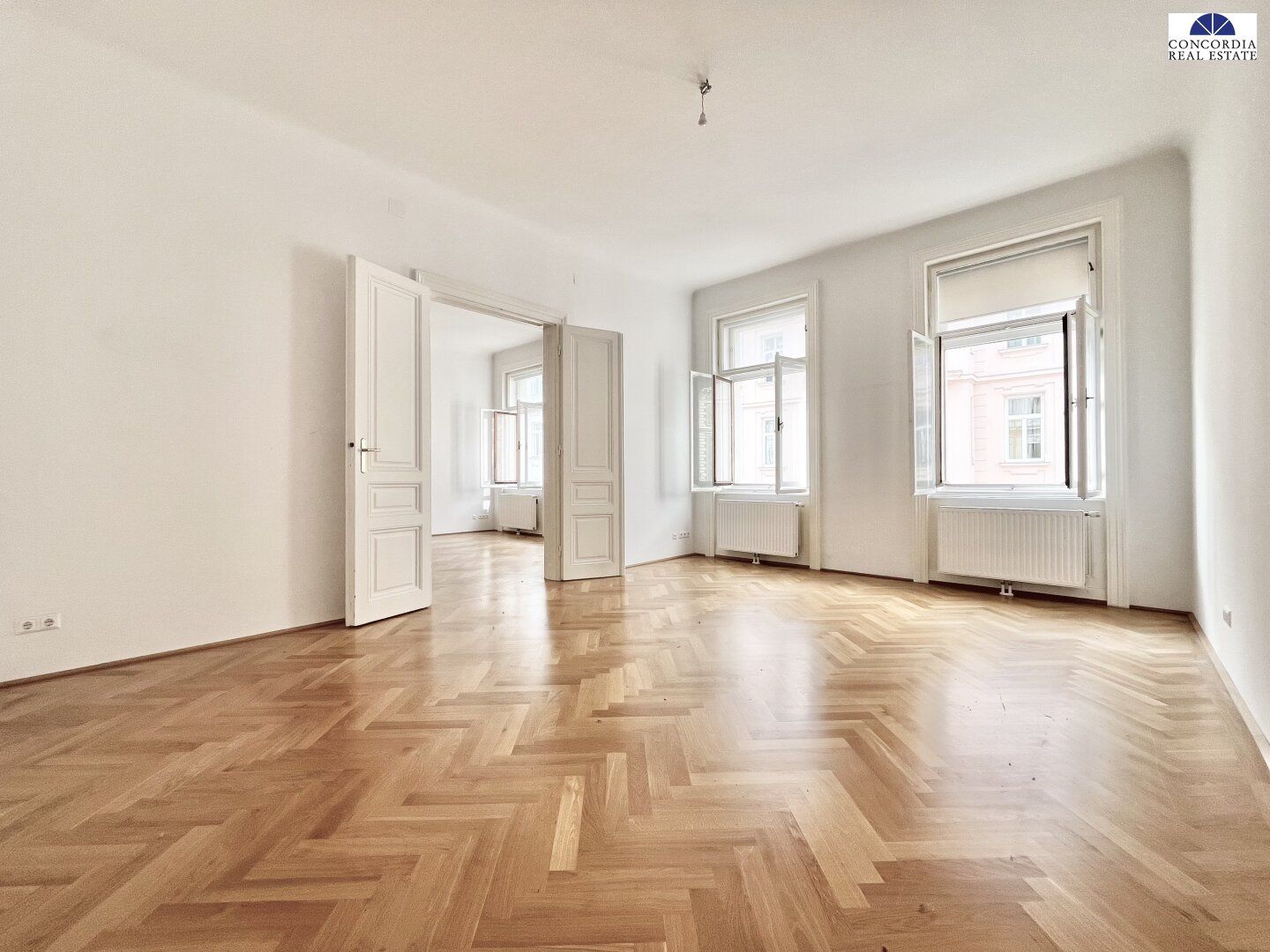 Großzügige 5 Zimmer- Wohnung mit Balkon nähe Rochusmarkt