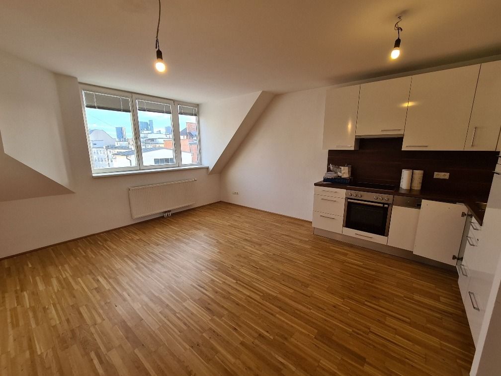 Wunderbare Dachgeschoss-Maisonette mit Terrasse - nahe zum Bahnhof Meidling!