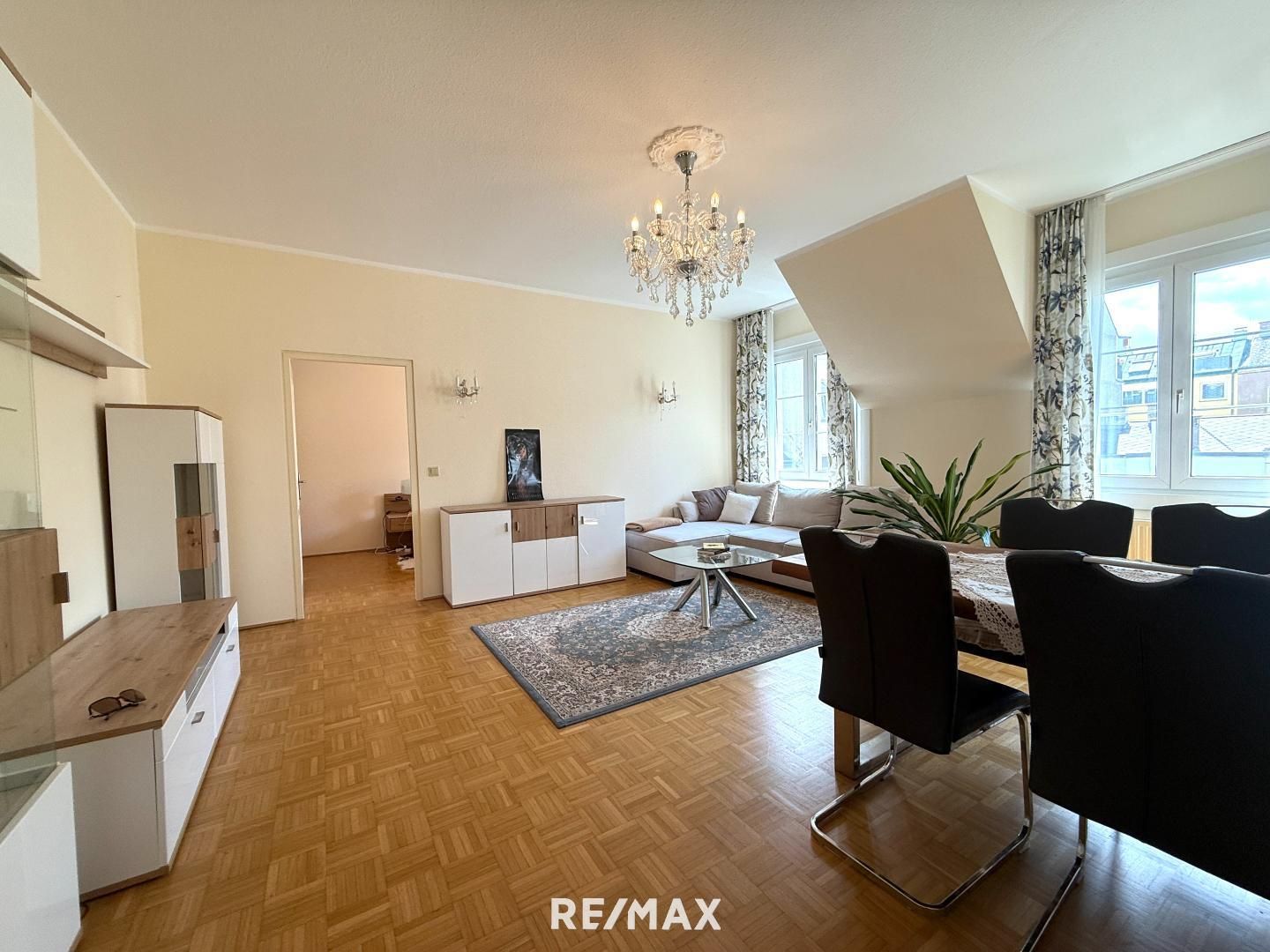 Helle & ruhige Wohnung mit Garage - Nähe U1 - einziehen oder vermieten!