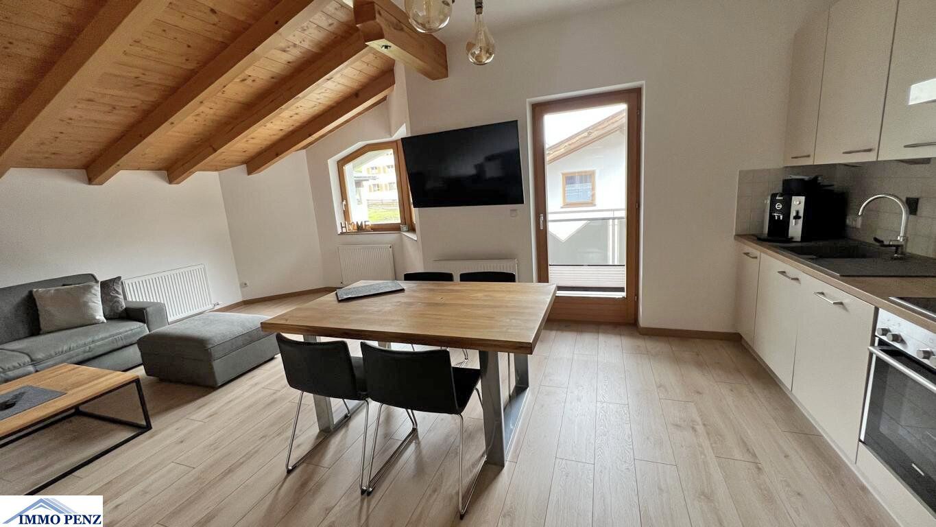 Obergeschoss eines Zweifamilienwohnhauses (2 Wohnungen) in Neustift / Neder zu verkaufen