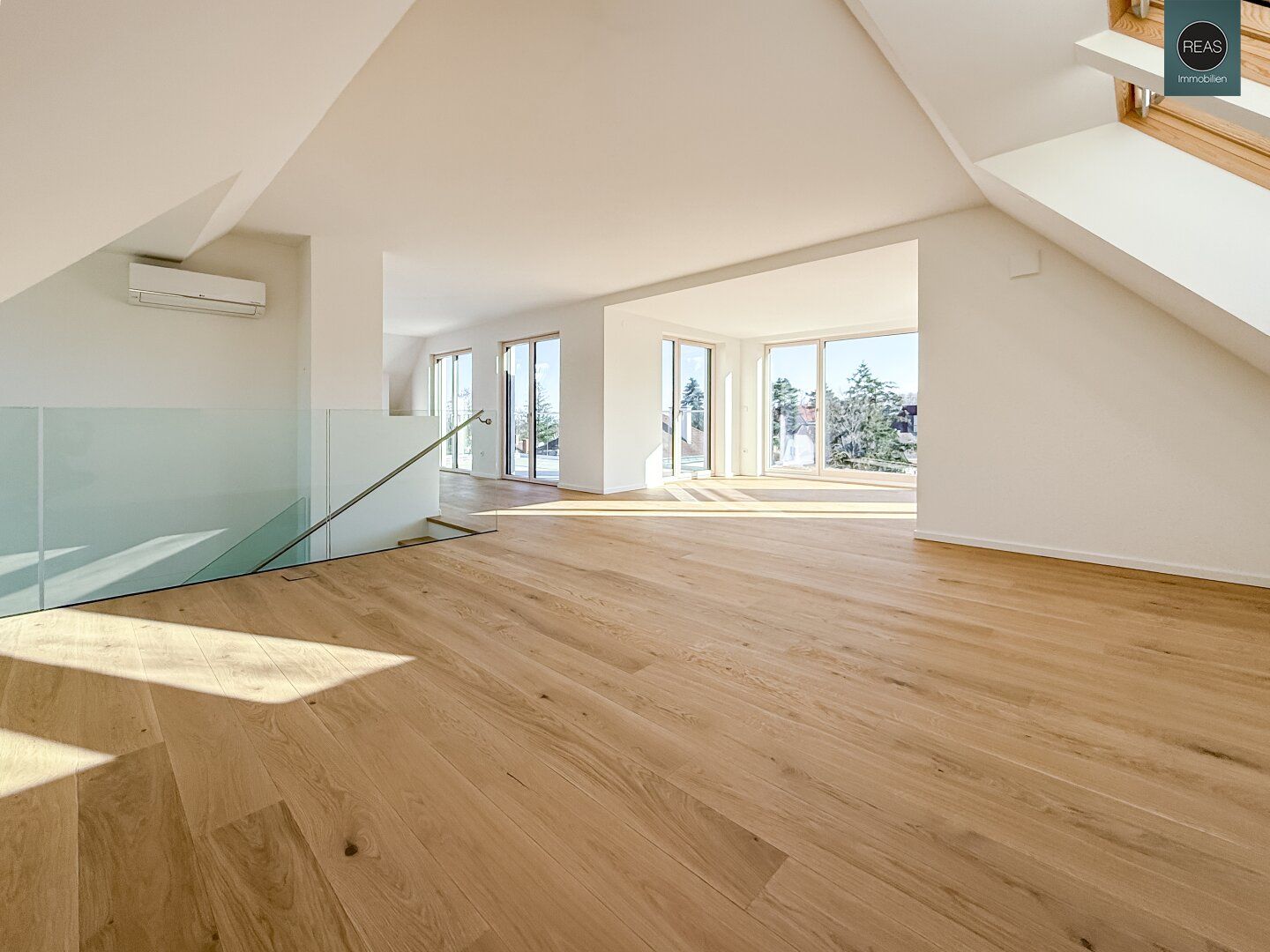 Erstbezug: Penthouse - Maisonette - Apartment mit mehreren Freiflächen - Naturnahes Wohnen in Wien Hietzing - Exklusives Leben nahe dem Roten Berg!