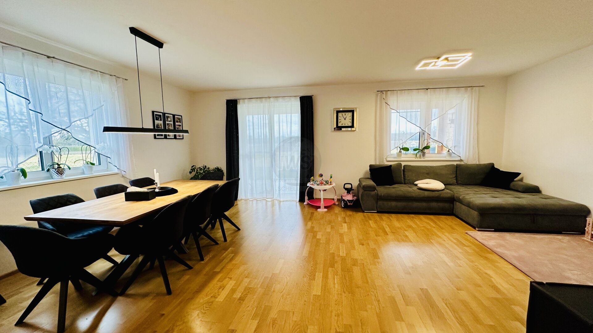 Top Angebot !! Charmantes Eckreihenhaus in begehrter Lage - Ihr neues Zuhause wartet ! (Reserviert)